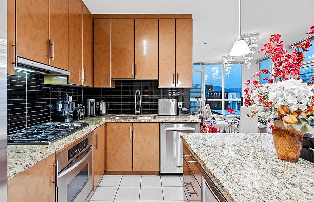 3303 1189 Melville Street Coal Harbour