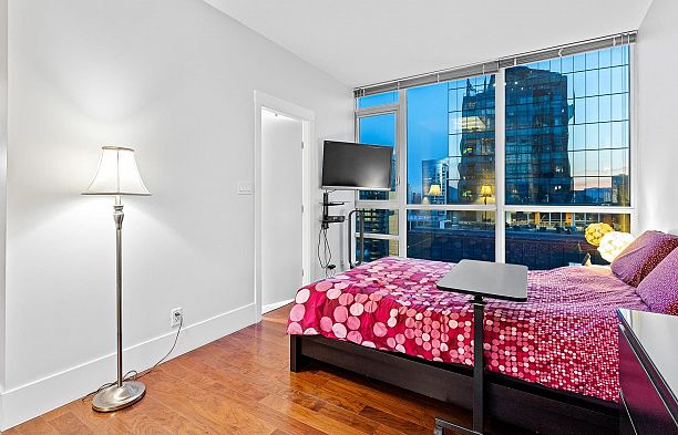 3303 1189 Melville Street Coal Harbour