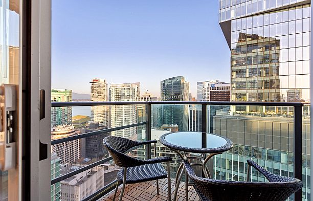 3303 1189 Melville Street Coal Harbour