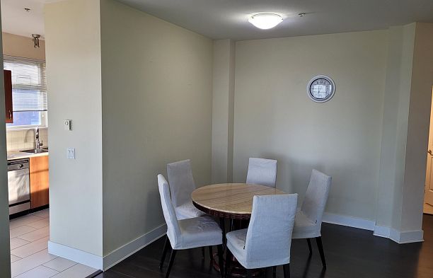 401 995 W 59th Avenue South Cambie