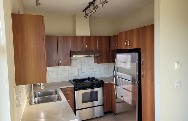 401 995 W 59th Avenue South Cambie