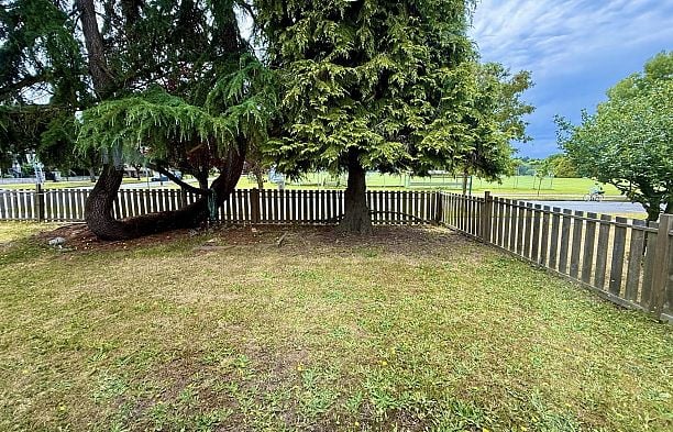 2381 Oliver Crescent Arbutus