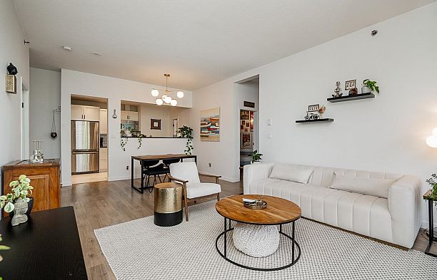 408 503 W 16th Avenue Fairview VW