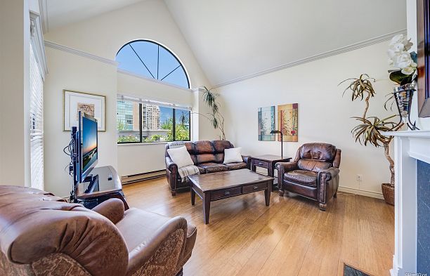 304 1633 W 11th Avenue Fairview VW