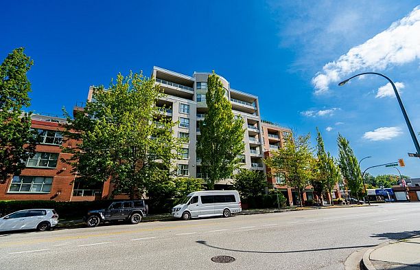 408 503 W 16th Avenue Fairview VW