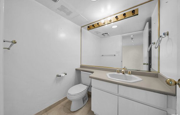 1502 1590 W 8th Avenue Fairview VW
