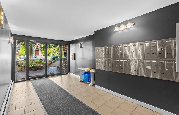 208 2330 Maple Street Kitsilano
