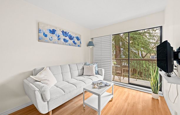 208 2330 Maple Street Kitsilano