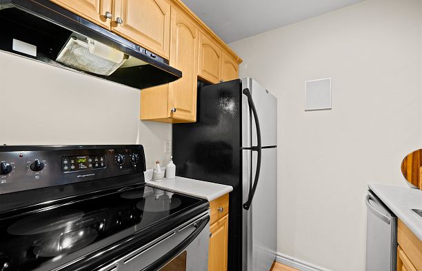 208 2330 Maple Street Kitsilano