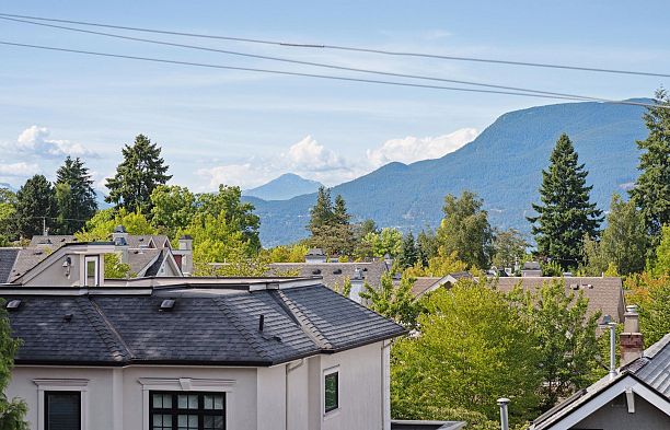 306 4463 W 10th Avenue Point Grey