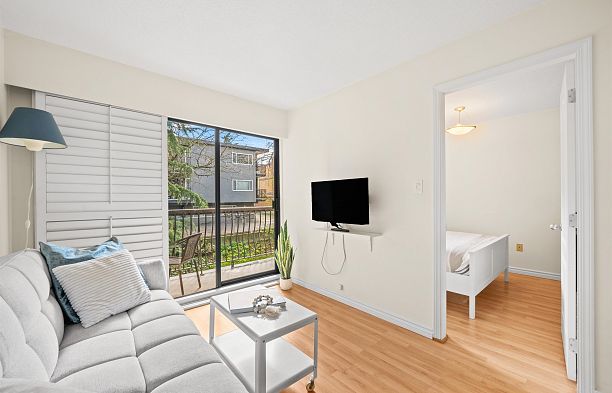 208 2330 Maple Street Kitsilano