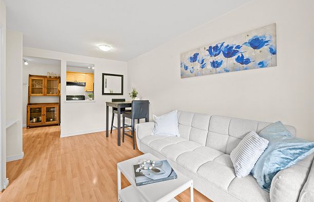 208 2330 Maple Street Kitsilano
