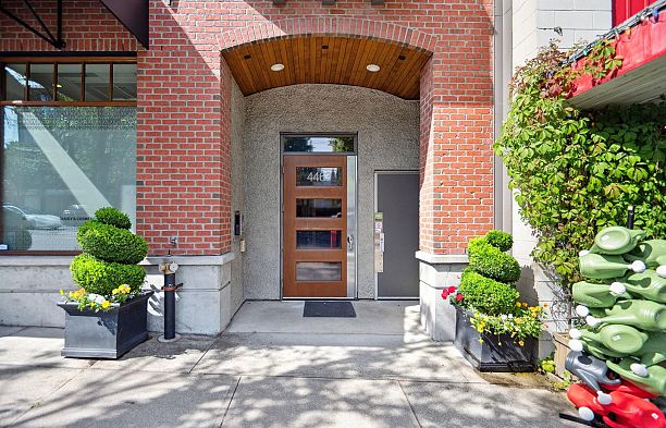 306 4463 W 10th Avenue Point Grey