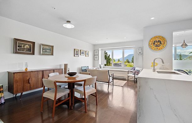 306 4463 W 10th Avenue Point Grey