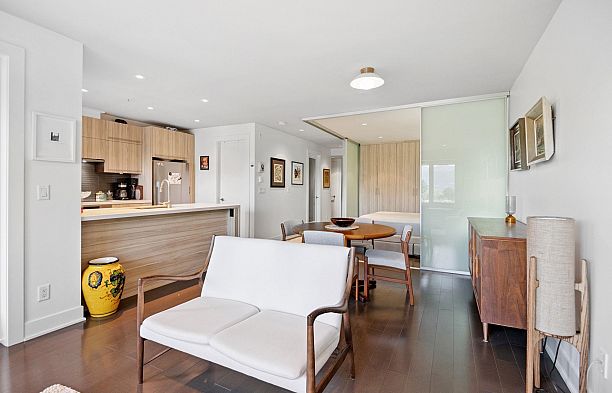 306 4463 W 10th Avenue Point Grey