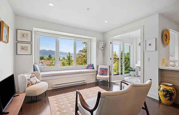 306 4463 W 10th Avenue Point Grey