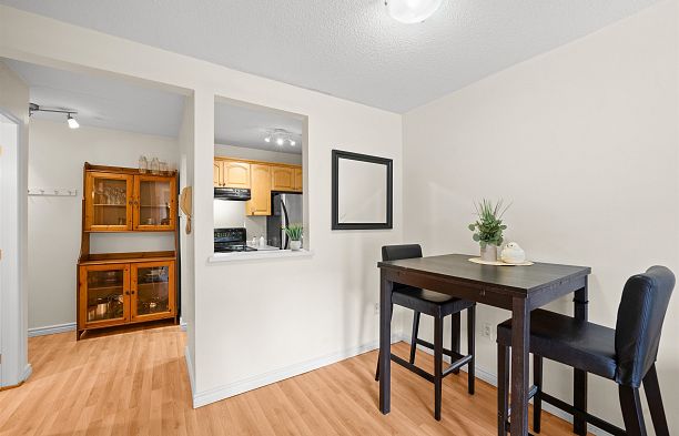 208 2330 Maple Street Kitsilano