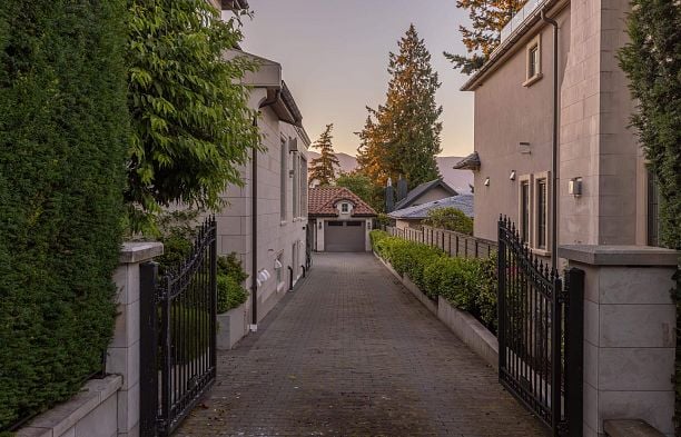 4651 Simpson Avenue Point Grey