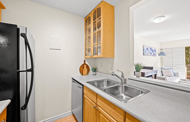 208 2330 Maple Street Kitsilano