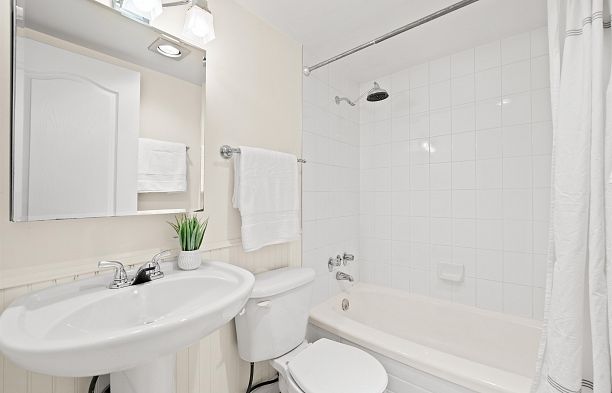 208 2330 Maple Street Kitsilano