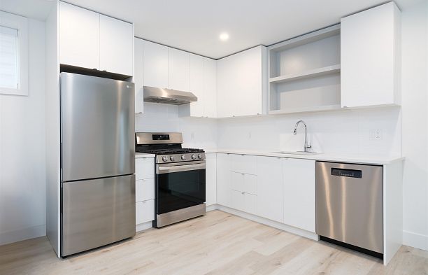 3172 W 26th Avenue MacKenzie Heights