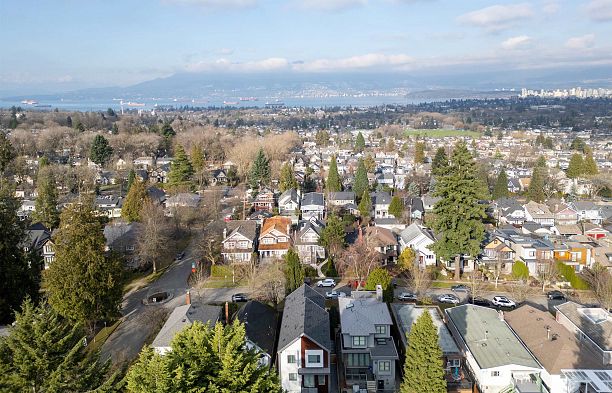 3172 W 26th Avenue MacKenzie Heights