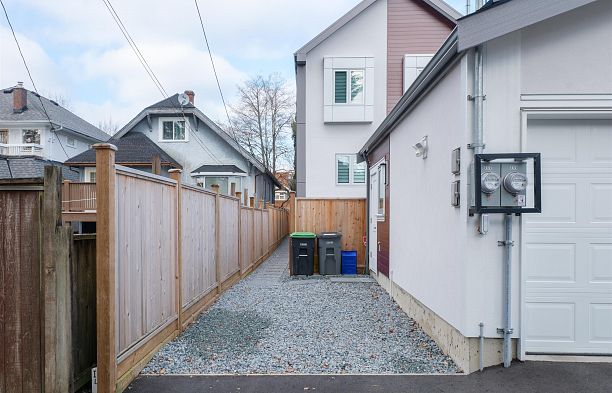 3172 W 26th Avenue MacKenzie Heights