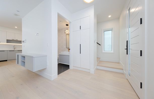 3172 W 26th Avenue MacKenzie Heights
