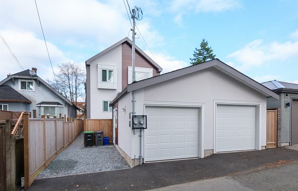 3172 W 26th Avenue MacKenzie Heights