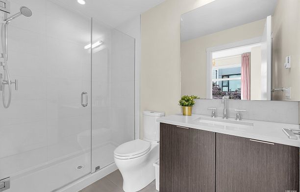 6098 Oak Street Oakridge VW