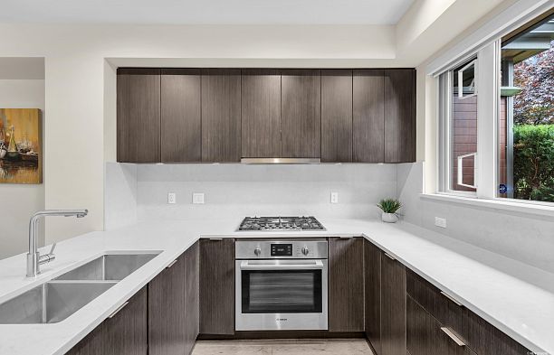 6098 Oak Street Oakridge VW
