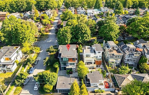 3011 W 27th Avenue MacKenzie Heights