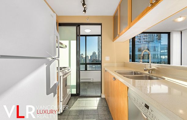 1604 1003 BURNABY STREET, Vancouver BC V6E 4R7 West End VW
