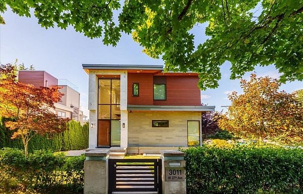 3011 W 27th Avenue MacKenzie Heights