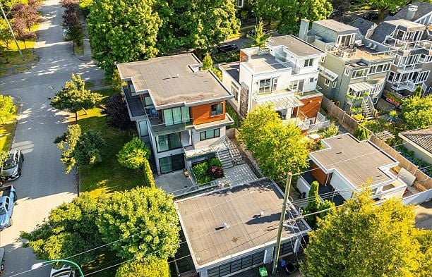 3011 W 27th Avenue MacKenzie Heights
