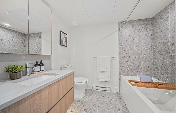 6352 Oak Street Oakridge VW