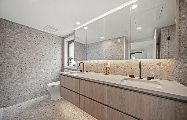 6352 Oak Street Oakridge VW