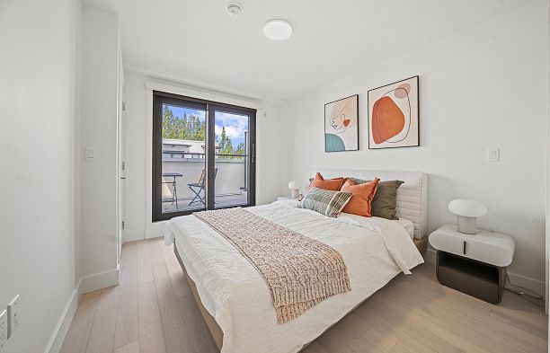 6352 Oak Street Oakridge VW