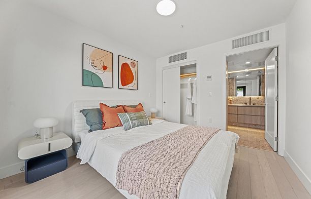 6352 Oak Street Oakridge VW