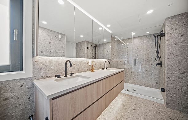 6352 Oak Street Oakridge VW
