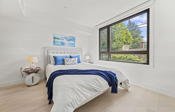 6352 Oak Street Oakridge VW