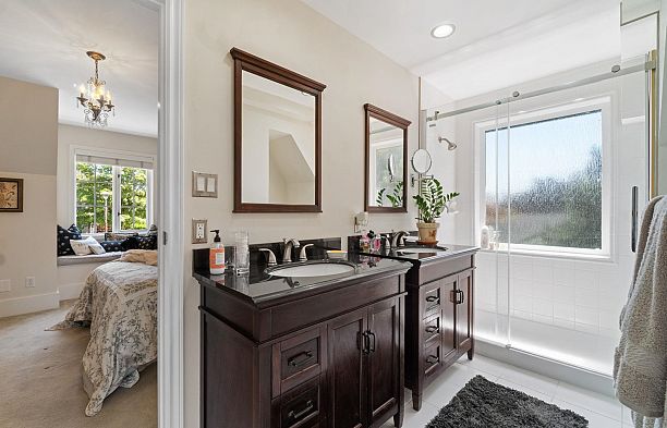 7215 Wiltshire Street South Granville