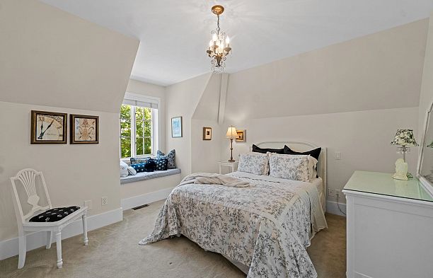 7215 Wiltshire Street South Granville