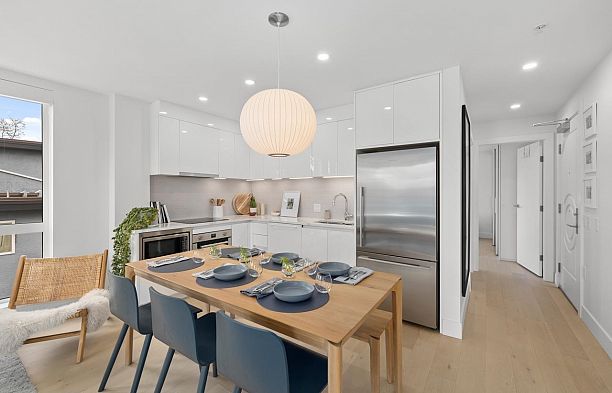 401 2239 W 7th Avenue Kitsilano