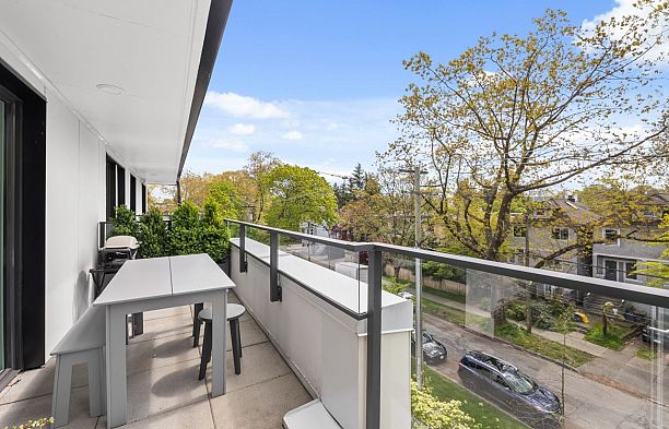 401 2239 W 7th Avenue Kitsilano