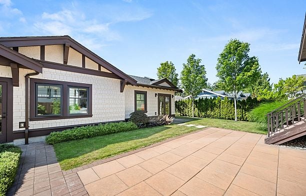 3838 W 50th Avenue Southlands