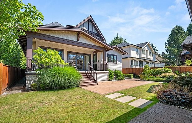 3838 W 50th Avenue Southlands