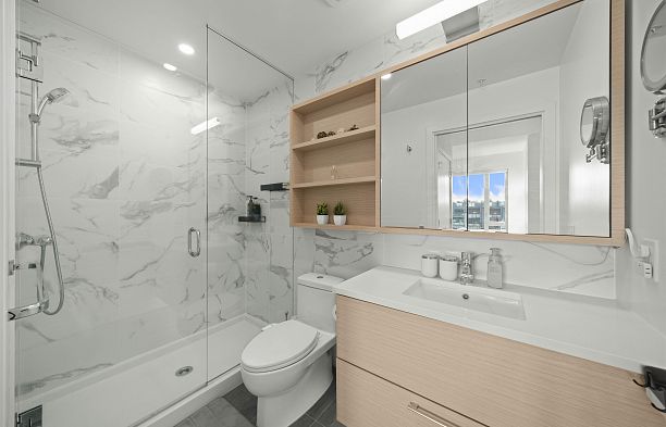 301 8888 Osler Street Marpole