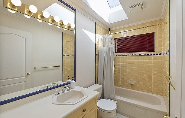 1563 W 59th Avenue South Granville
