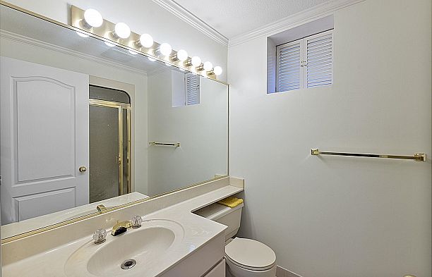 1563 W 59th Avenue South Granville